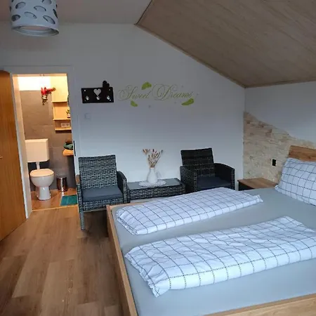 Fruehstueckspension Lemberger بيت ضيافة Dellach im Drautal